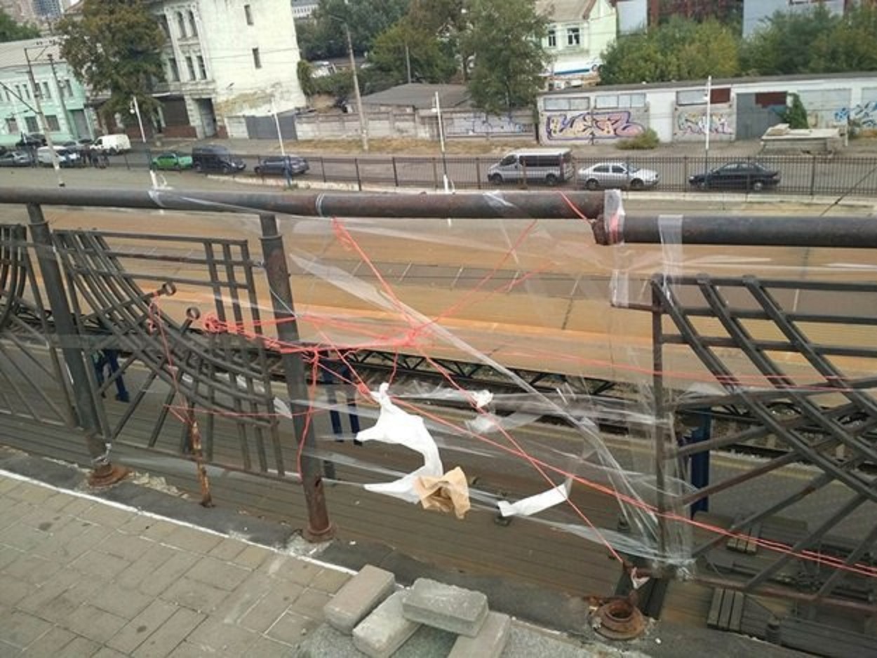 Мост на Привокзальной площади (Фото: Telegram-канале Kyiv Live)