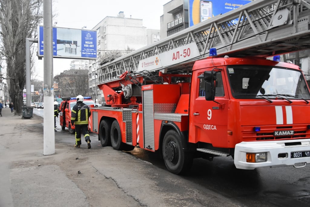 В Одессе горел 25-ти этажный жилой дом: эвакуировали 55 человек