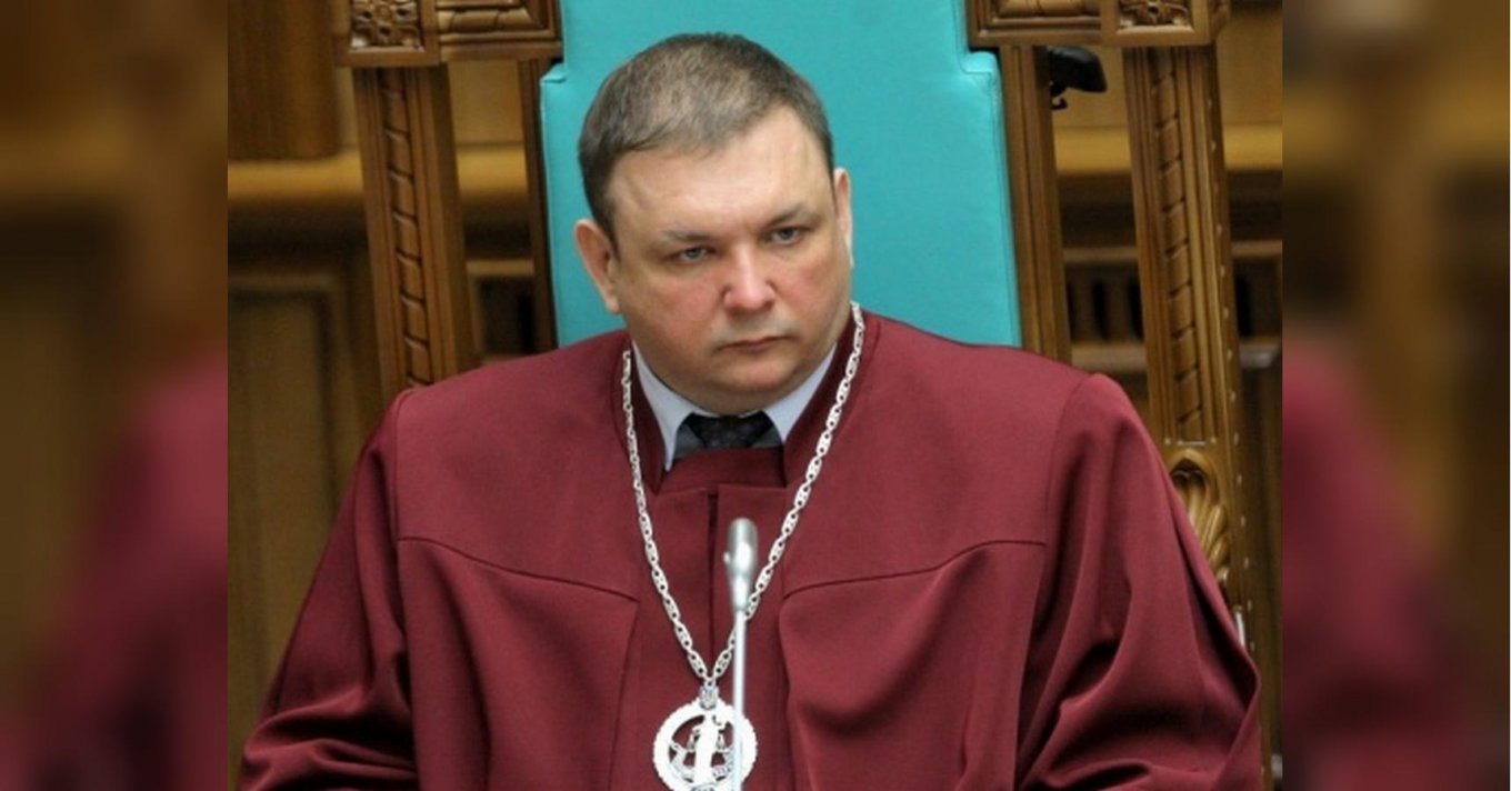 Председателю Конституционного суда Украины Станиславу Шевчуку во вторник, 14 мая, выразили недоверие