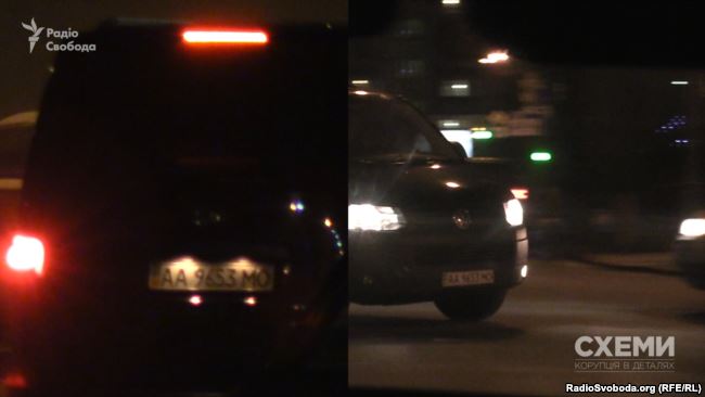 Вже знайомий мікроавтобус, який 8 січня зустрічав президента Порошенка з відпочинку, зафіксовано біля виїзду з АП