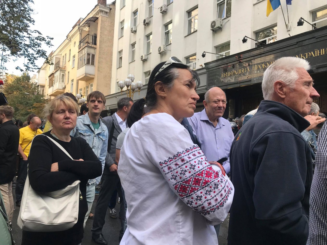 Националистка в вышиванке ударила журналистку NewsOne