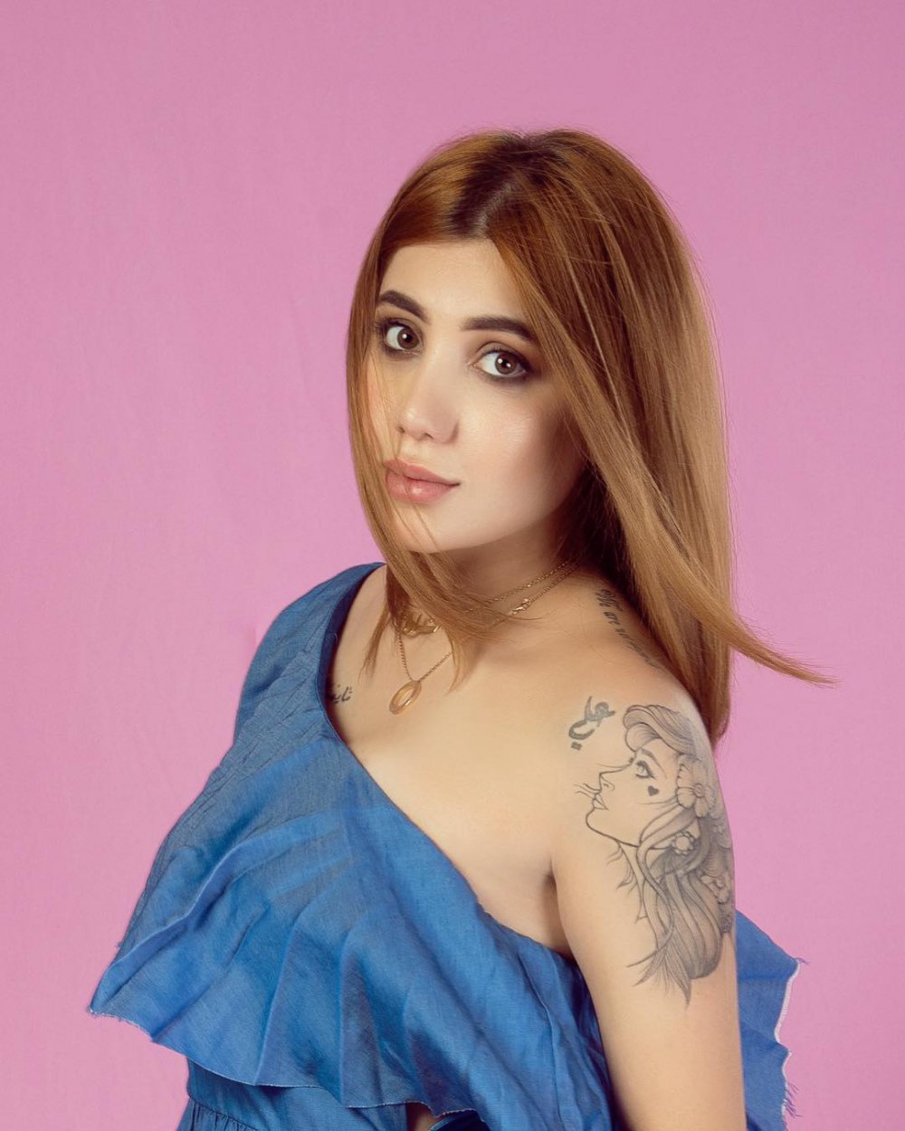 Тара Фарес, 22 года