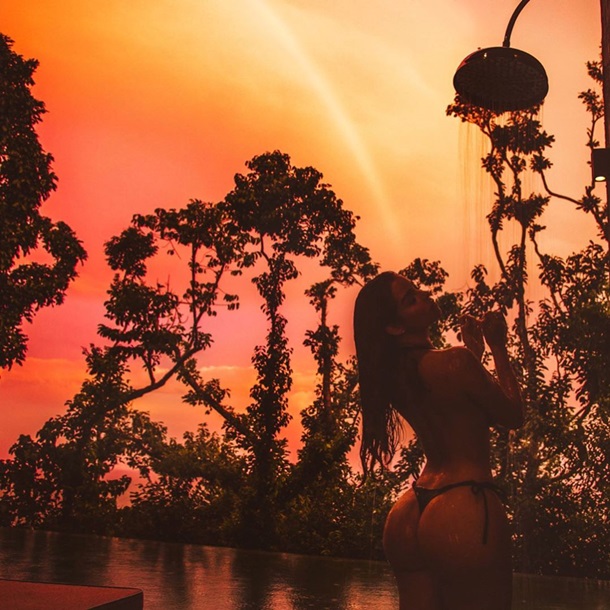 Модель Деми Роуз 