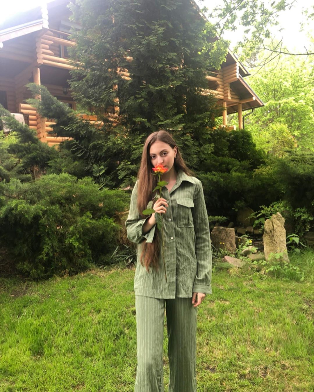 Дочь Оли Поляковой очаровала весенним образом