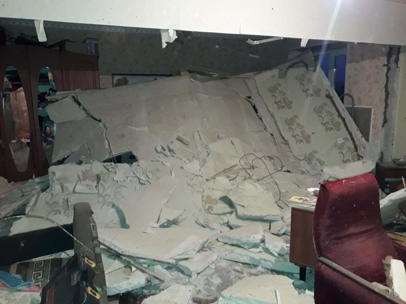 В Луганской области в многоэтажке прогремел взрыв