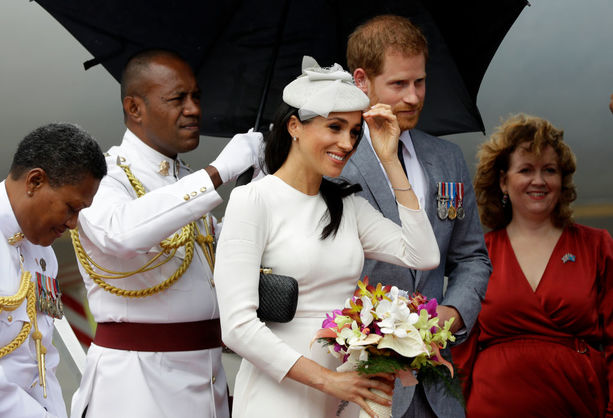 Меган Маркл восхитила королевским белым платьем