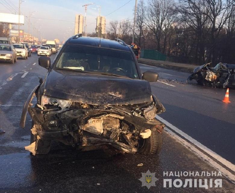 В Киеве произошло серьезное ДТП, погиб водитель 