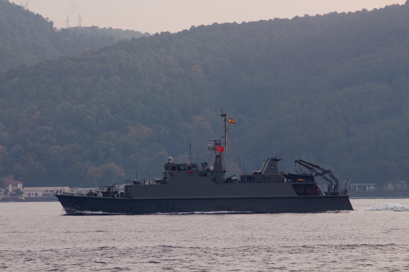 В маневрах принимают участие ВМС Украины, Румынии и Болгарии.