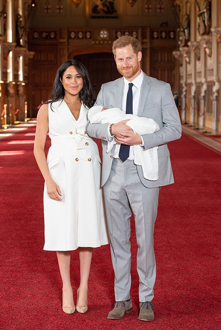 Меган Маркл и принц Гарри с сыном: первые официальные фото и видео