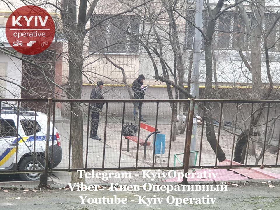 В Киеве обнаружили труп мужчины, погибшего при загадочных обстоятельствах