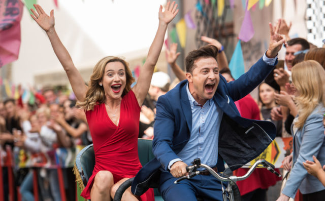 Украинская актриса поделилась впечатлениями после поцелуя с Зеленским