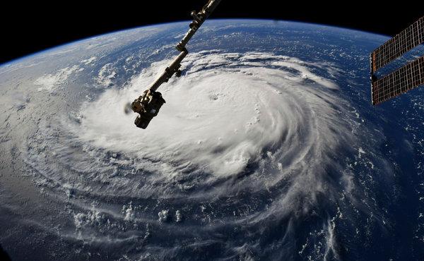 Вид на ураган "Флоренс" с борта МКС