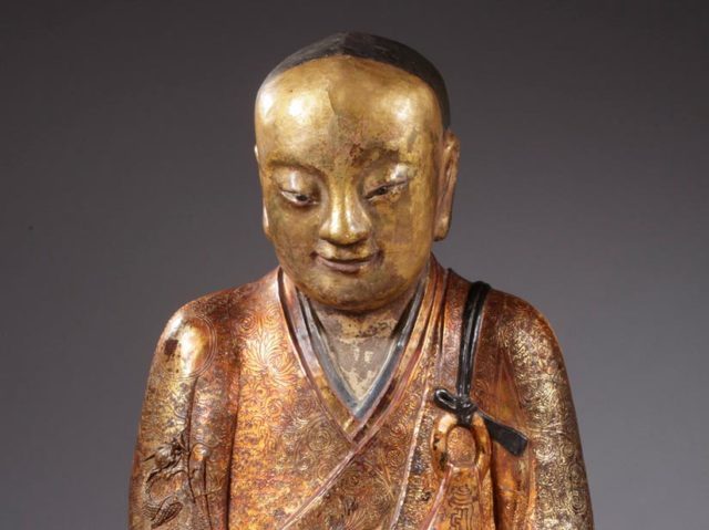Внутри 1000-летней статуи Будды нашли тайное послание