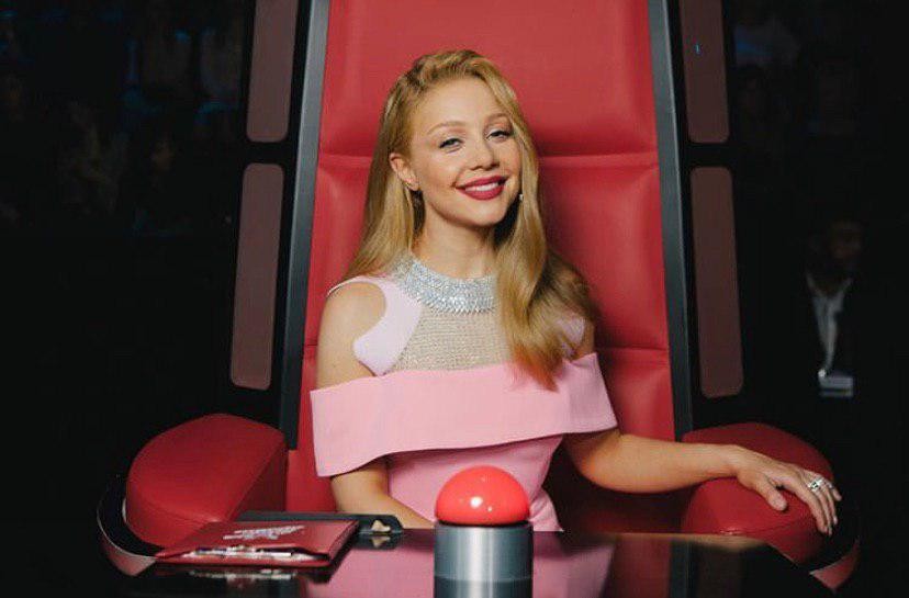 Тина Кароль в облегающем розовом платье от украинского бренда  Фото: instagram.com/tina_karol