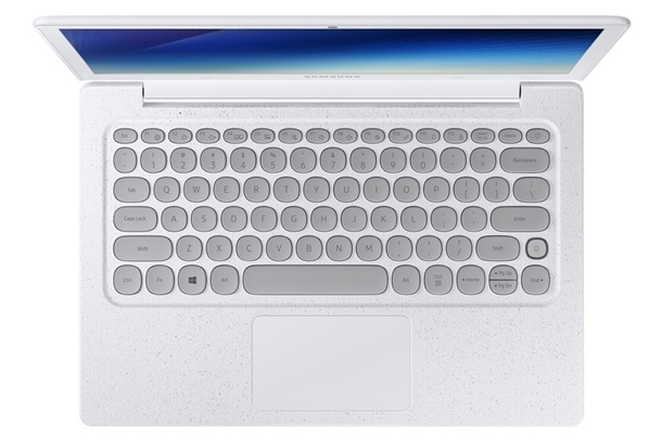 Новый ноутбук Samsung имеет круглые клавиши