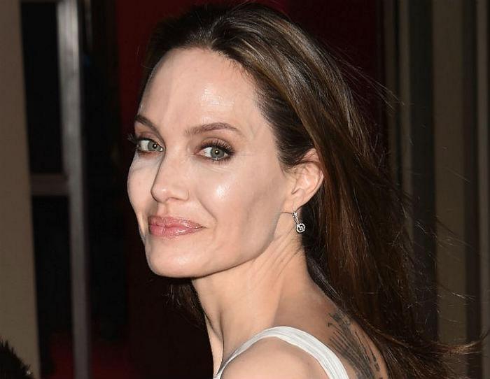 Сегодня Анджелине Джоли 44 года