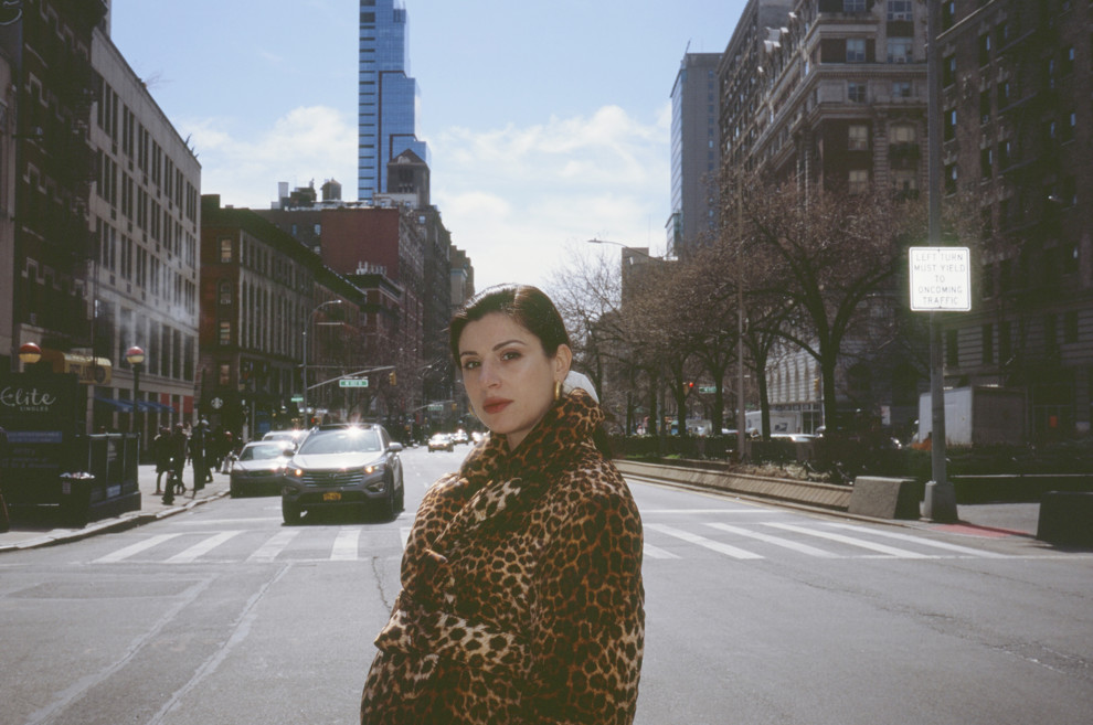 Светлана Бевза в Нью-Йорке, болеет по словам мужа. Фото Vogue.ua