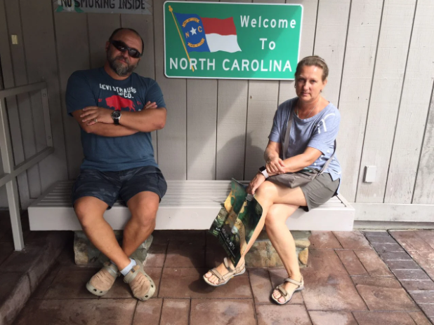 Художник Олег Гуцалюк получил американскую визу лишь с четвертого раза, а его жена Ирина — с первой попытки и сразу на 10 лет / Фото: DR