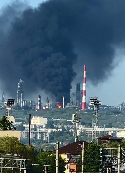 нафтопереробка у центральній Росії паралізована після масованих ударів України