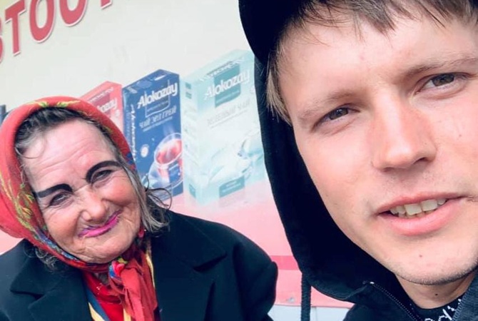 В Кропивницком пенсионерка два года живет на остановке