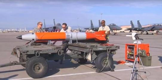 Американская ядерная бомба B61-12