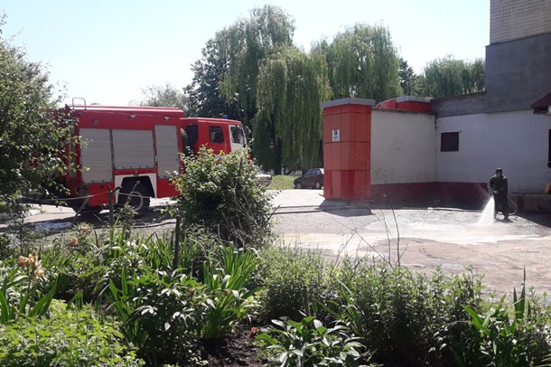 На почте в Хмельницкой области произошла утечка опасных химикатов