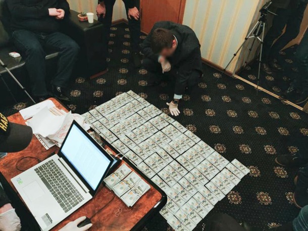 Начальник управления Госрезерва пытался подкупить главу ведомства