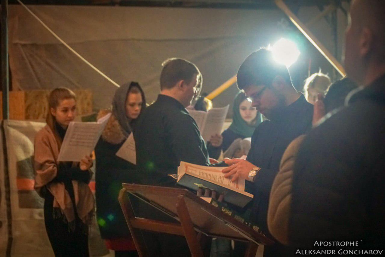 Вселенский патриархат начал первое богослужение в Андреевской церкви.Фото: Aлeкcaндр Гoнчaрoв