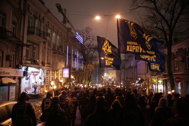 В Киеве проходит факельный марш