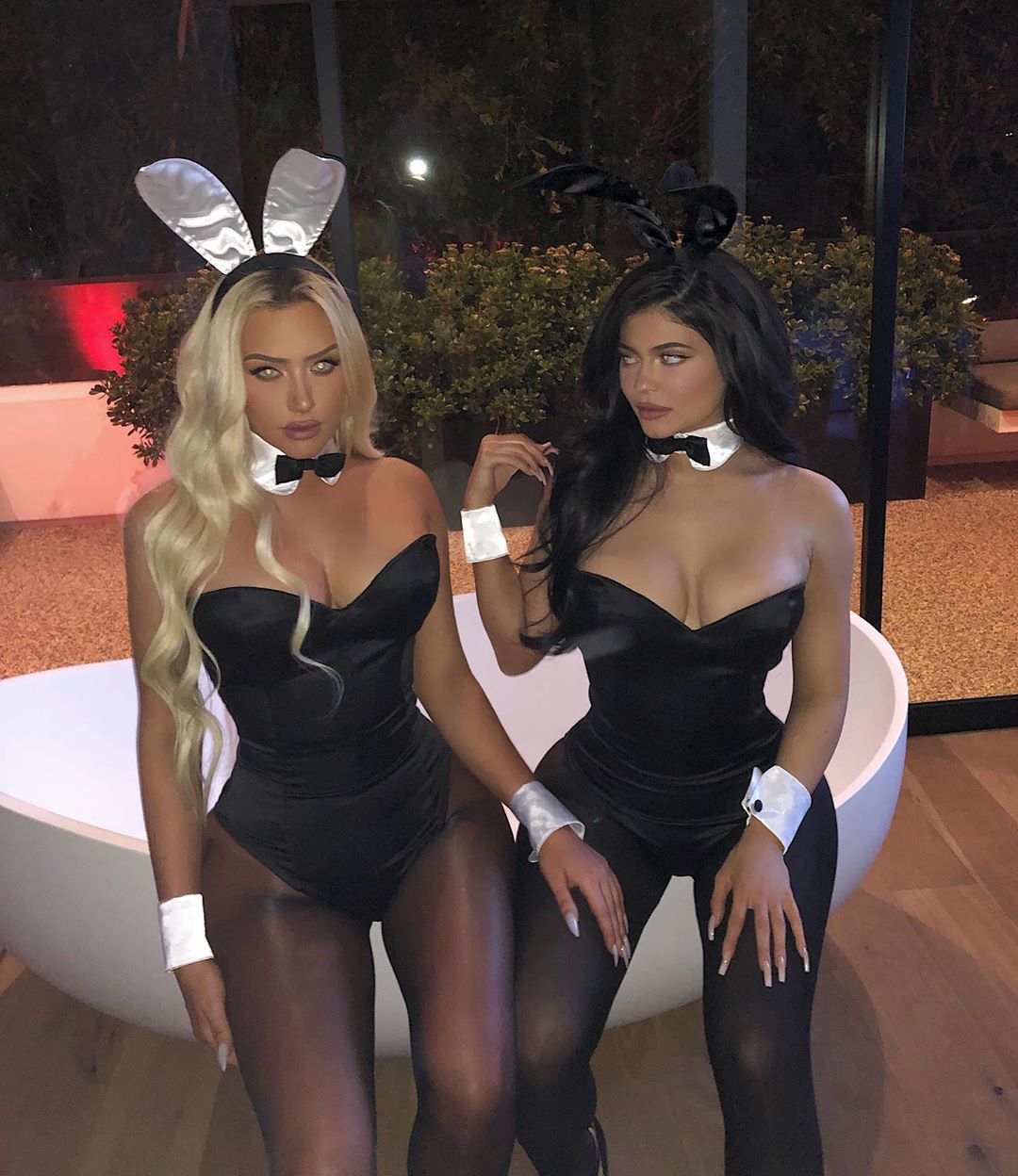 Кайли Дженнер показала роскошную фигуру в наряде зайчика Playboy (фото: instagram.com/kyliejenner)