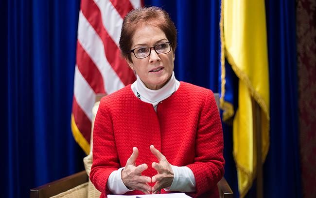 США отзывают Мари Йованович с должности американского посла в Украине