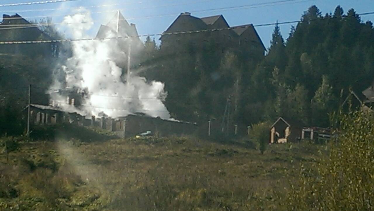 При пожаре полностью сгорело здание мини-отеля
