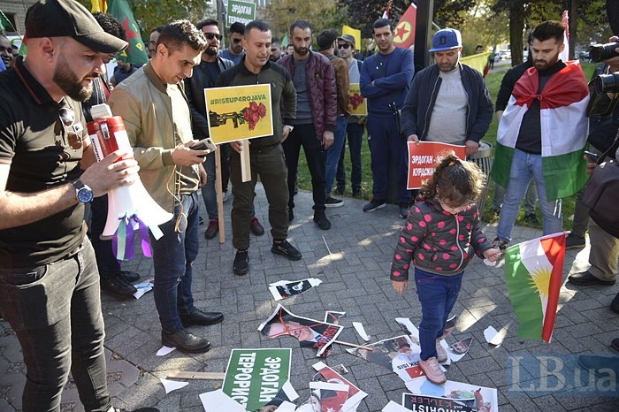 Курды пикетировали посольство США в Киеве