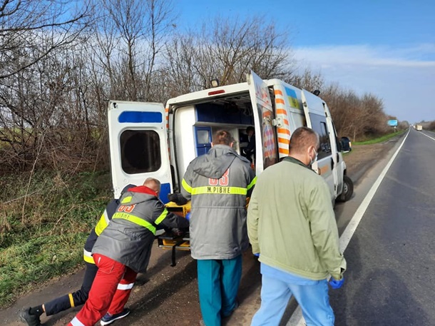 В Ровенской области перевернулось авто медиков