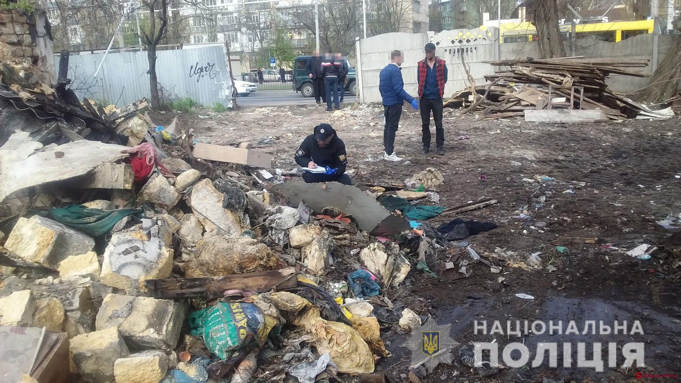 В Одессе на стройплощадке нашли обгоревшее тело мужчины