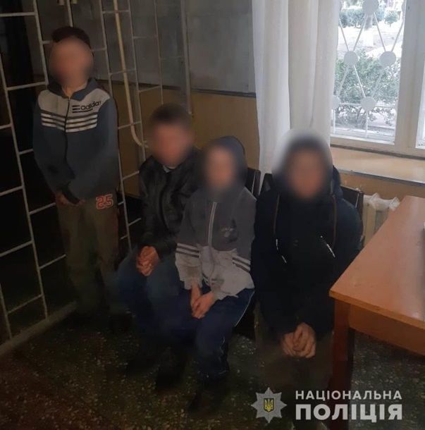 Пьяные дети разгромили кладбище в Киевской области