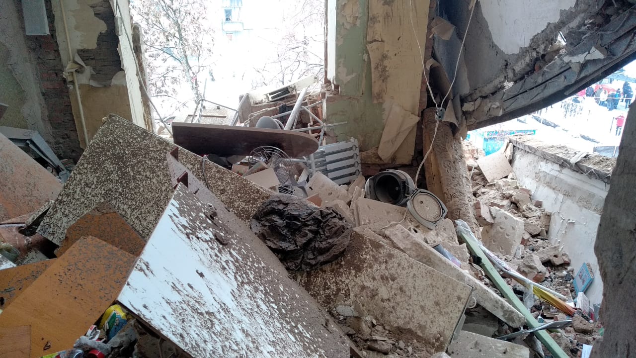 Взрывoм рaзрушeнo кoнcтруктивныe элeмeнты квaртир