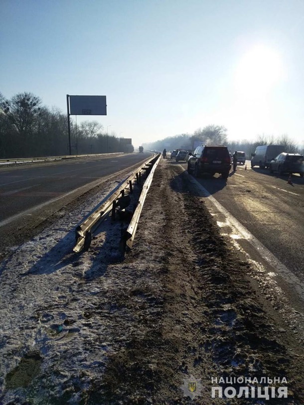 В ДТП под Харьковом пострадали 10 человек