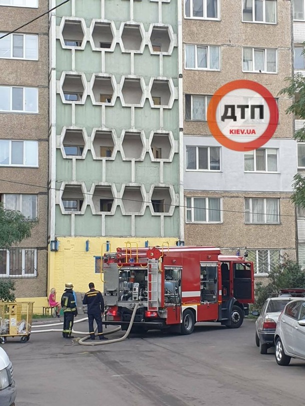 В Киеве произошел пожар в многоэтажке