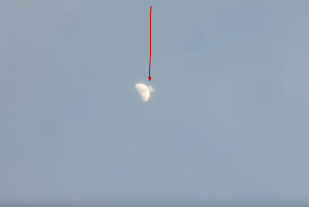 Нибиру начала бомбардировку Луны