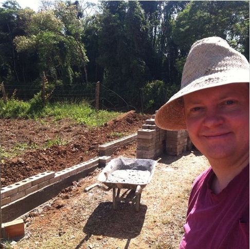 Айтишник построил дом, руководствуясь видео на YouTube