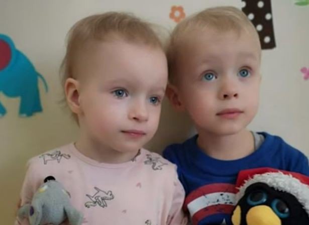 Елена Кравец впервые показала своих близняшек