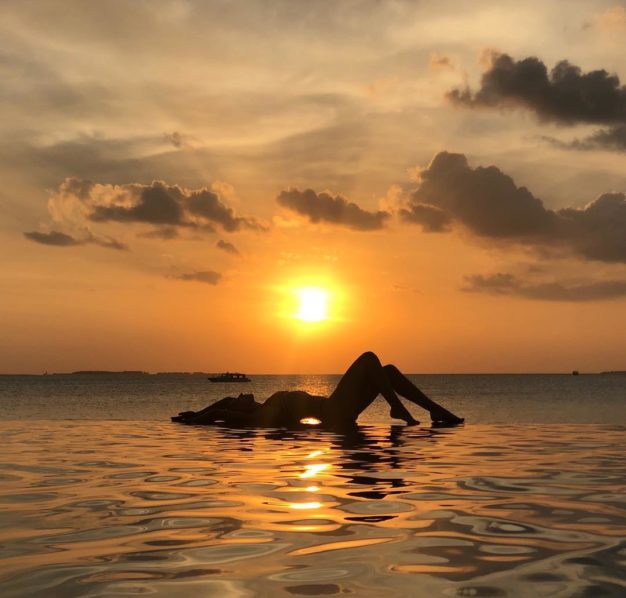 Леся Никитюк порадовала поклонников соблазнительными снимками