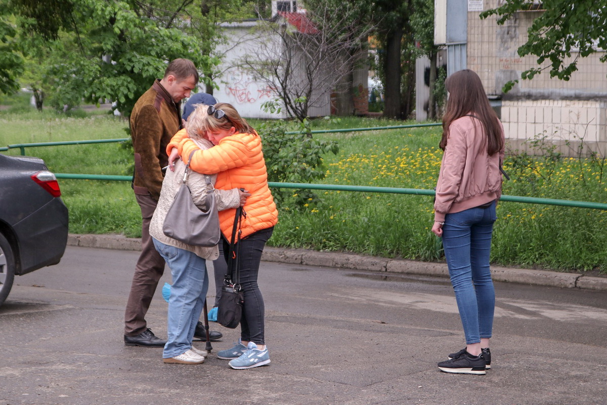 В Киеве в квартире нашли тела супружеской пары и истощенного ребенка