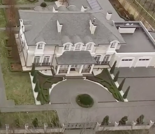 Частная резиденция народного депутата Игоря Котвицкого под Харьковом