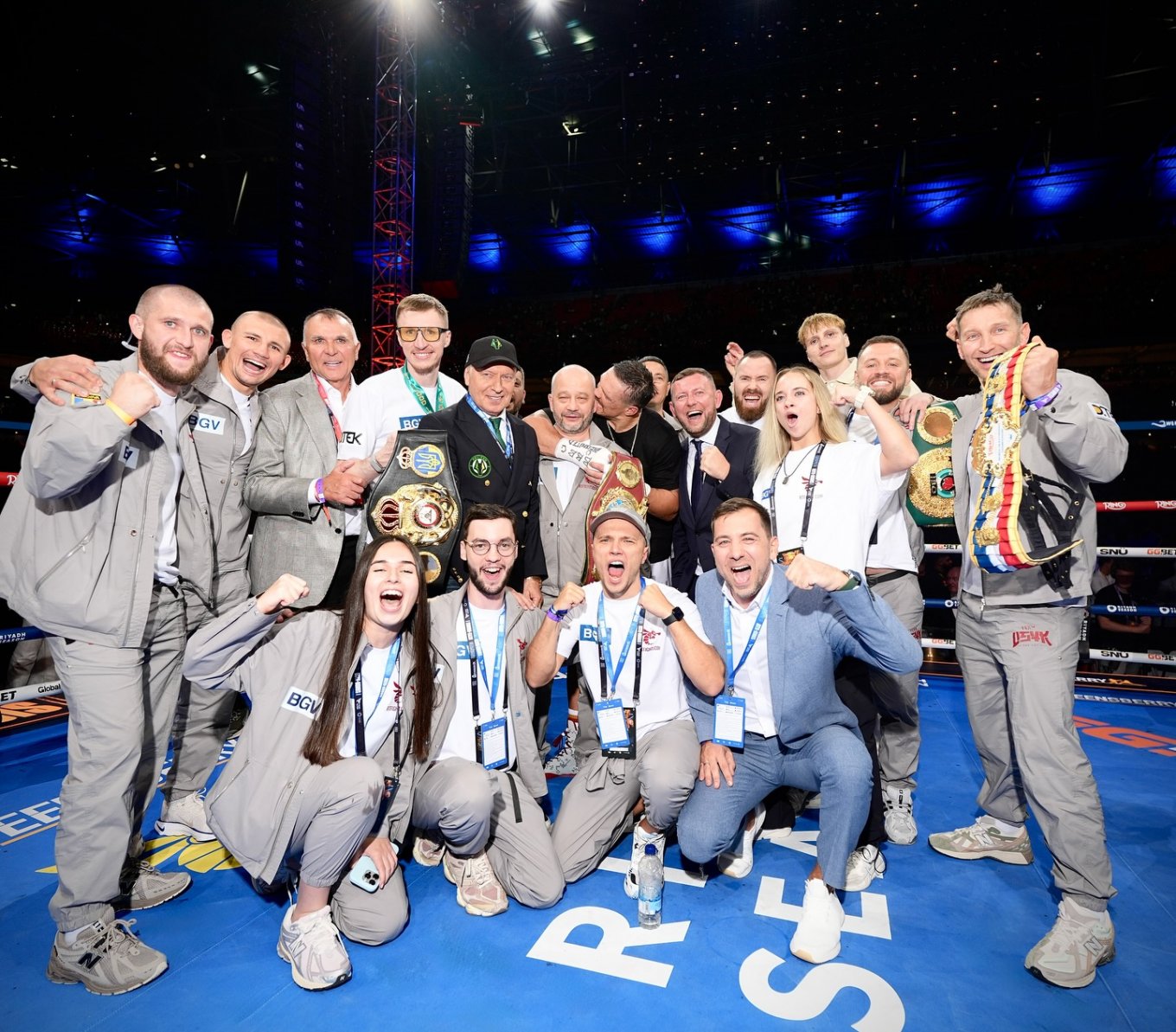 Олександр Усик нокаутував Дюбуа