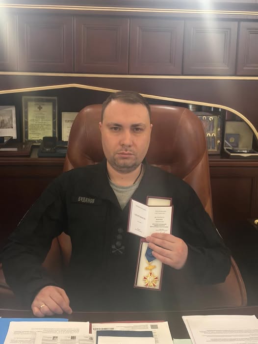 Керівник Офісу Президента України Кирило Буданов оголосив про відмову від Золотого офіцерського хреста ордена За заслуги перед Польщею