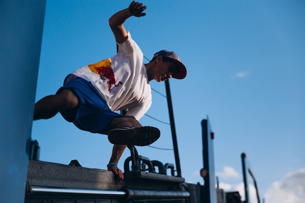 Украинский паркурист совершил рекордный прыжок