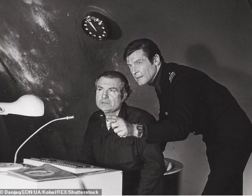 Риммер принял участие в съемках трех фильмов о Бонде