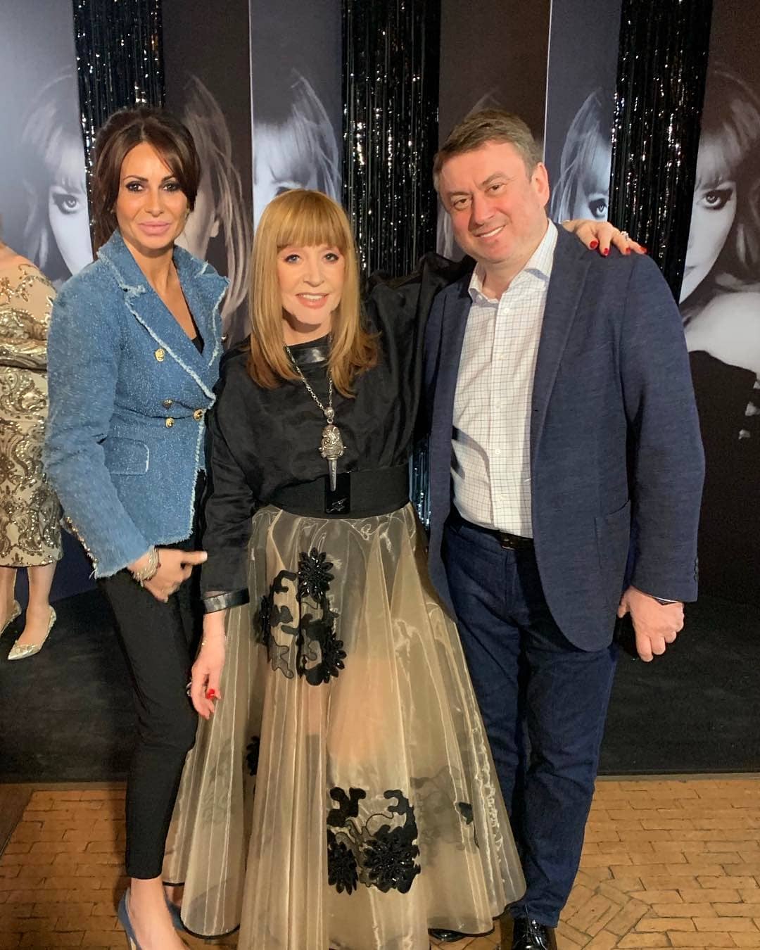 Алла Пугачева в компании друзей